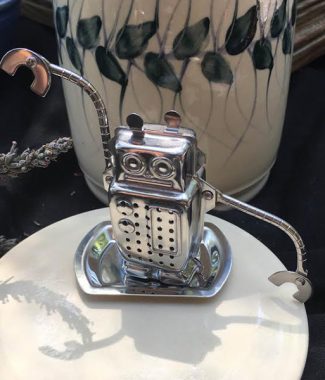 "In the future there is only one kind of tea infuser: the robot."